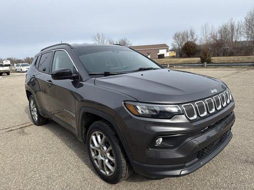 2022 Jeep Compass Latitude Lux