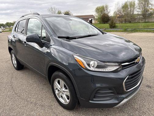 Shadow Gray Metallic 2021 Chevrolet Trax LT