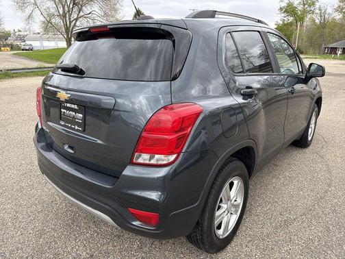 Shadow Gray Metallic 2021 Chevrolet Trax LT