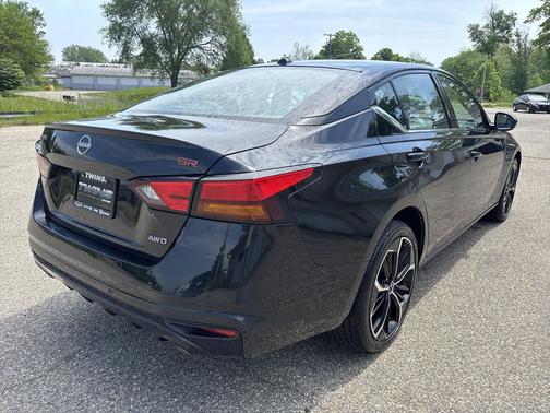 Super Black 2023 Nissan Altima SR Intelligent AWD