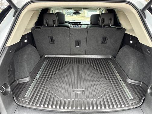 Crystal White Tricoat 2019 Cadillac XT5 Luxury