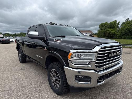Diamond Black Crystal Pearlcoat 2022 RAM 2500 Longhorn