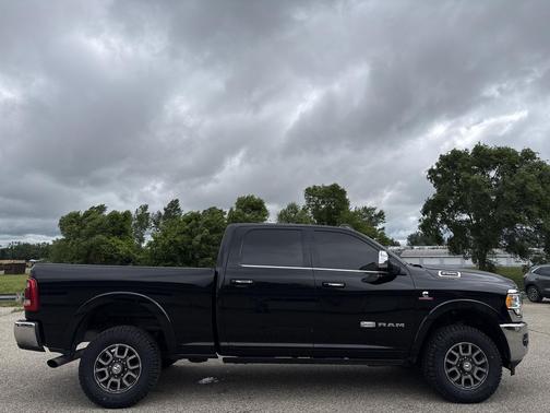 Diamond Black Crystal Pearlcoat 2022 RAM 2500 Longhorn