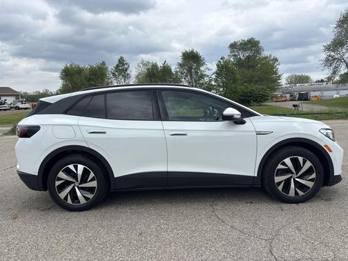 Pure White 2023 Volkswagen ID.4 Pro
