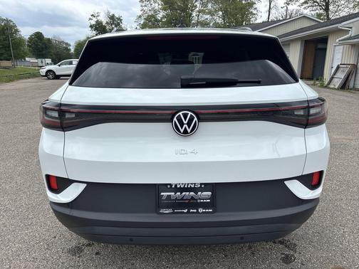 Pure White 2023 Volkswagen ID.4 Pro