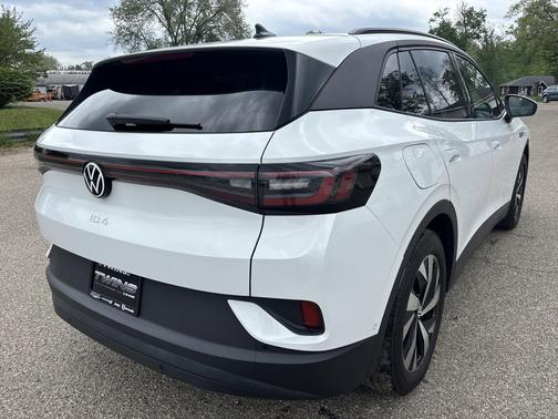 Pure White 2023 Volkswagen ID.4 Pro