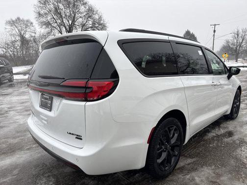 2026 Chrysler Pacifica Limited
