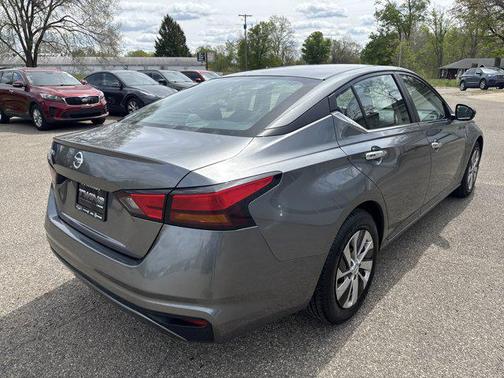 Gun Metallic 2022 Nissan Altima S FWD