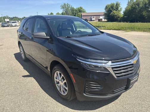 Mosaic Black Metallic 2022 Chevrolet Equinox LS