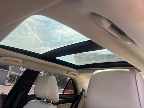 2015 Chrysler 300C Base