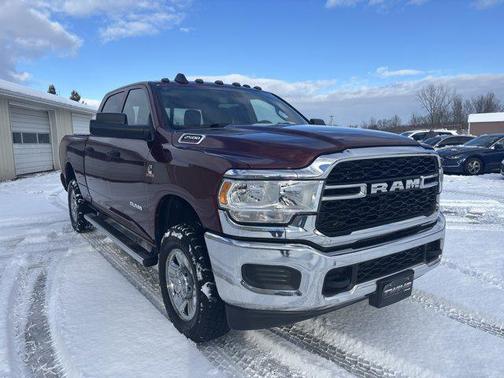 2022 RAM 2500 Tradesman Crew Cab 4x4 6'4' Box
