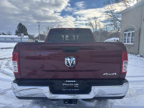 2022 RAM 2500 Tradesman Crew Cab 4x4 6'4' Box
