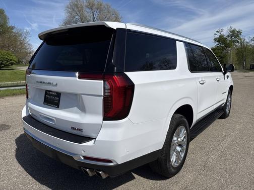 Summit White 2025 GMC Yukon XL Denali