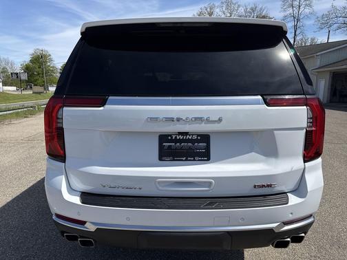 Summit White 2025 GMC Yukon XL Denali