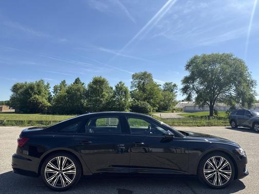 Mythos Black Metallic 2023 Audi A6 45 Premium