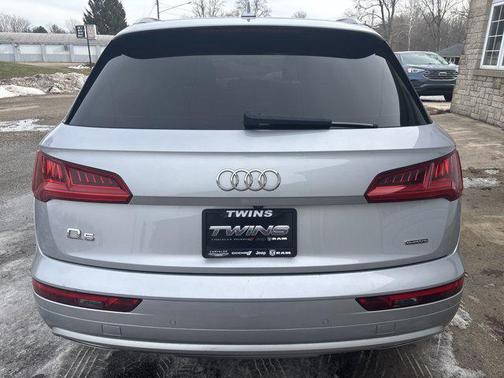 2020 Audi Q5 45 Titanium Premium