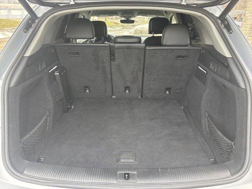 2020 Audi Q5 45 Titanium Premium