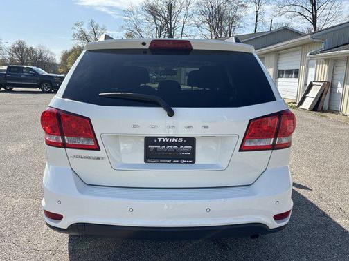 Vice White 2019 Dodge Journey SE