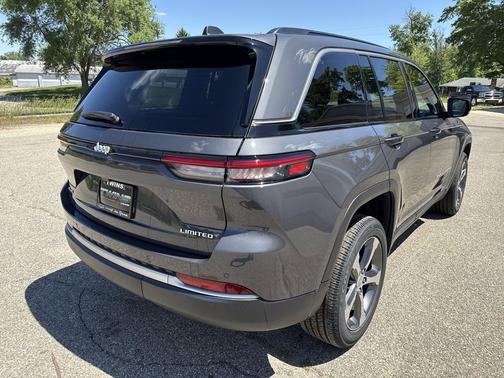Baltic Gray Metallic Clearcoat 2026 Jeep Grand Cherokee Limited