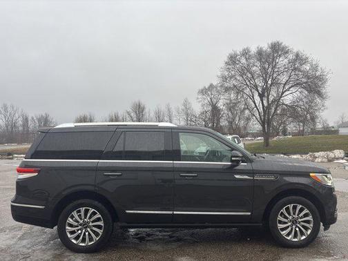 2023 Lincoln Navigator Standard