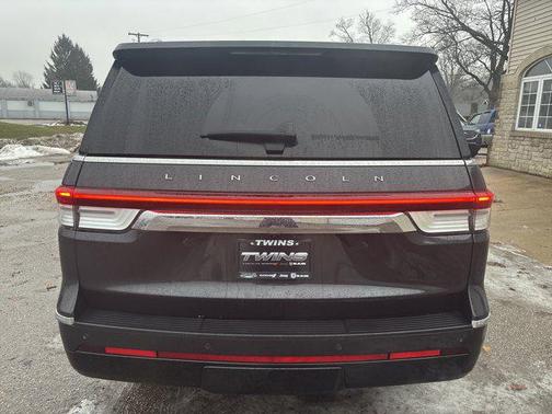 2023 Lincoln Navigator Standard