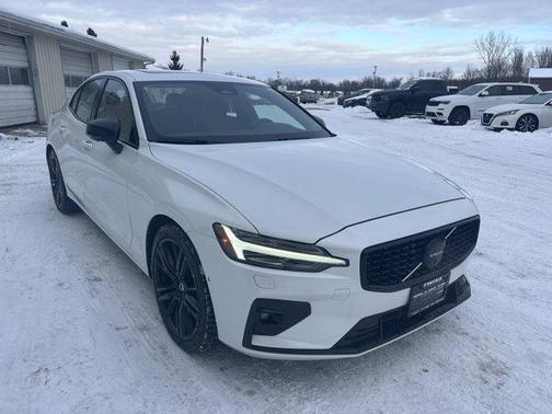 2024 Volvo S60 B5 Plus Black Edition