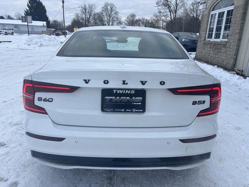 2024 Volvo S60 B5 Plus Black Edition