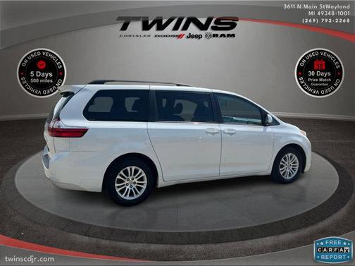 2017 Toyota Sienna XLE