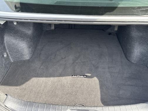 Glacier White 2025 Nissan Altima SV FWD