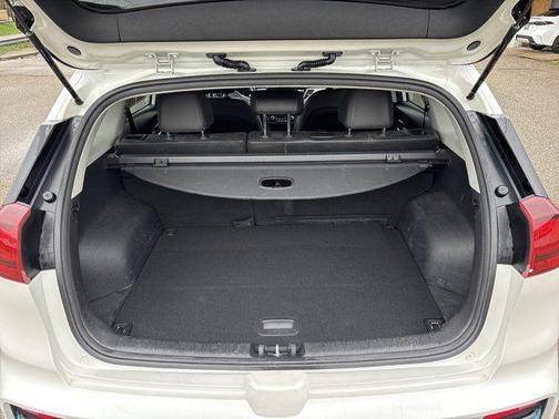 Snow White Pearl 2019 Kia Niro EX