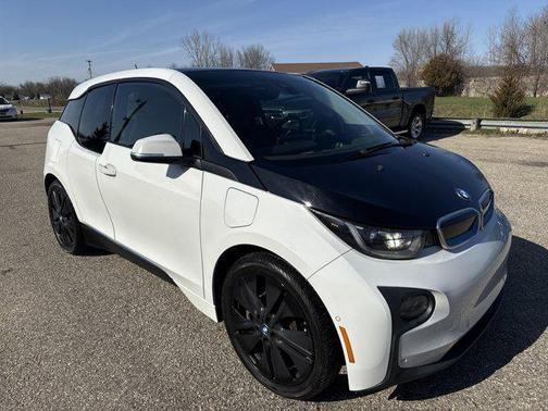 Capparis White w/BMW i Frozen Blue Accent 2014 BMW i3 Base w/Range Extender