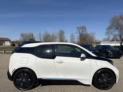 Capparis White w/BMW i Frozen Blue Accent 2014 BMW i3 Base w/Range Extender