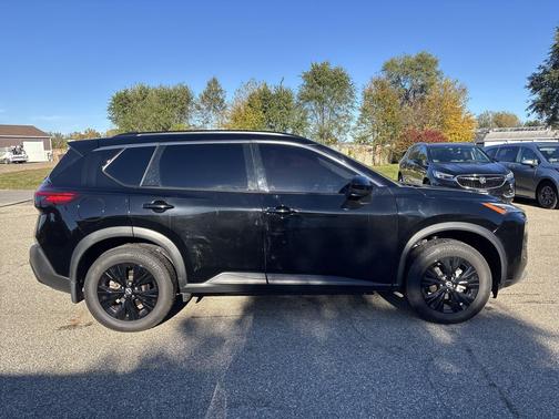 Super Black 2023 Nissan Rogue SV