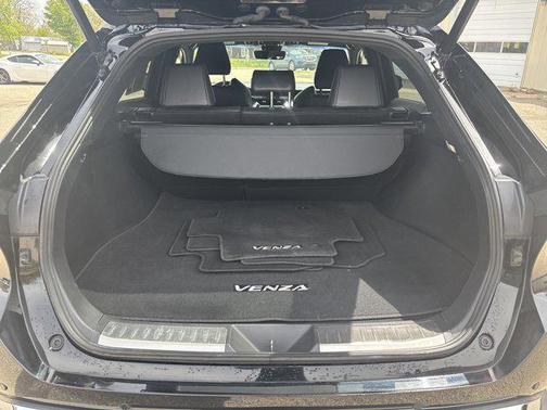 Black 2023 Toyota Venza XLE