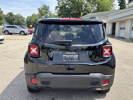 Black Clearcoat 2020 Jeep Renegade Altitude