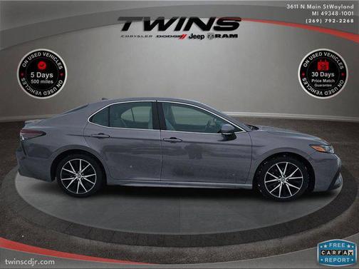 2022 Toyota Camry SE