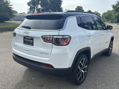 Bright White Clearcoat 2025 Jeep Compass Limited