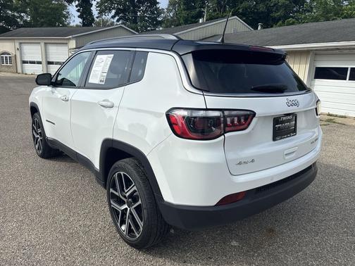 Bright White Clearcoat 2025 Jeep Compass Limited