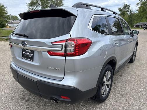 Ice Silver Metallic 2025 Subaru Ascent Premium 7-Passenger