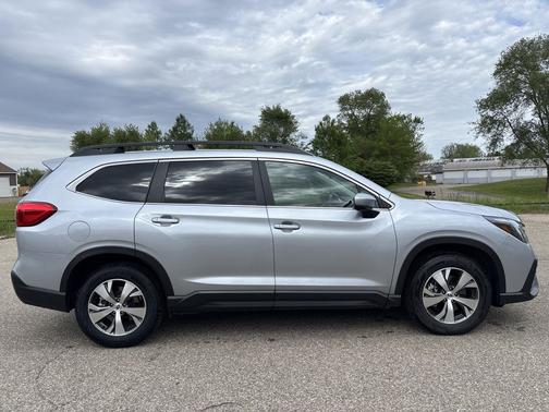 Ice Silver Metallic 2025 Subaru Ascent Premium 7-Passenger