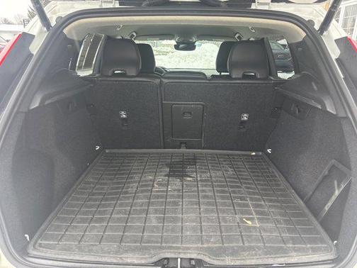 2023 Volvo XC40 B5 Core