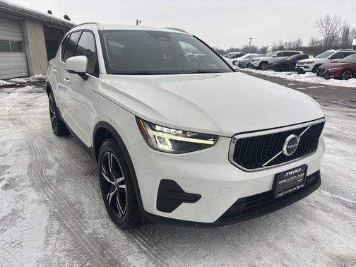 2023 Volvo XC40 B5 Core