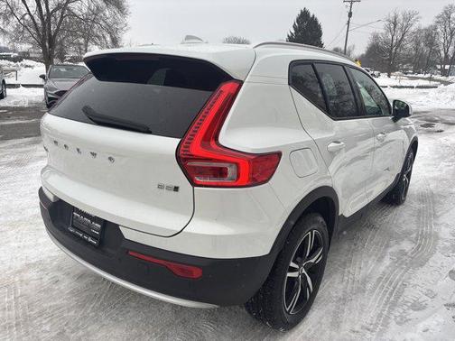 2023 Volvo XC40 B5 Core