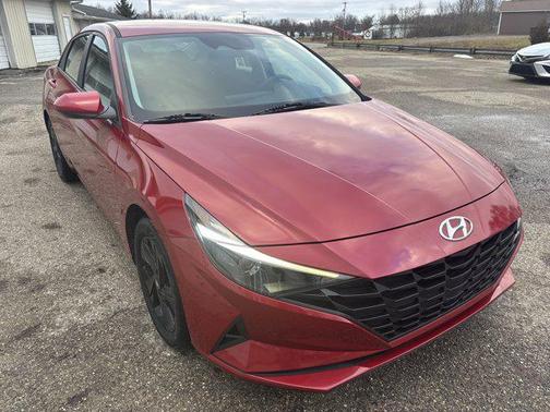 2022 Hyundai ELANTRA SEL