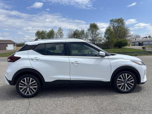 Fresh Powder 2021 Nissan Kicks SV