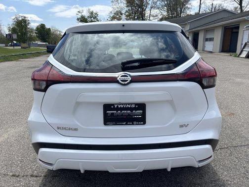 Fresh Powder 2021 Nissan Kicks SV