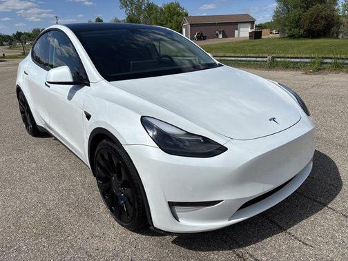 Pearl White Multi-Coat 2022 Tesla Model Y Performance Dual Motor All-Wheel Drive