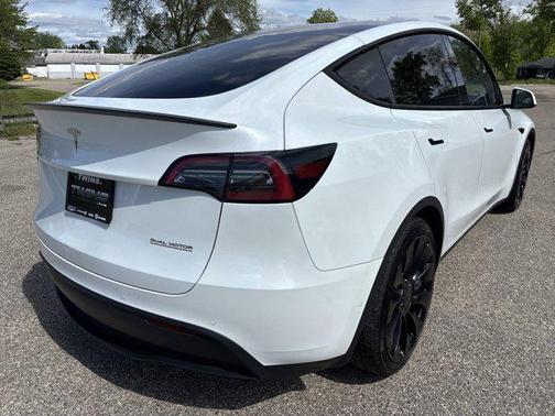 Pearl White Multi-Coat 2022 Tesla Model Y Performance Dual Motor All-Wheel Drive