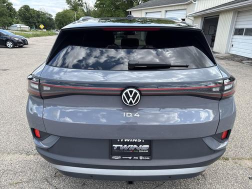 Gray 2023 Volkswagen ID.4 Pro S Plus