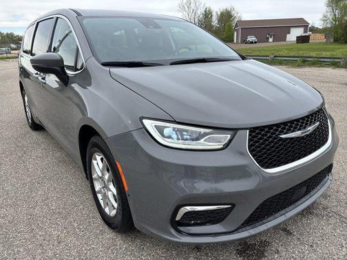 Ceramic Gray Clearcoat 2023 Chrysler Pacifica Touring L